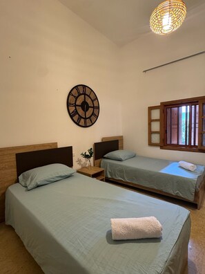 Bügeleisen/Bügelbrett, WLAN, Bettwäsche