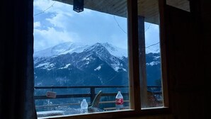 Chambre Deluxe double, 1 très grand lit, balcon, vue sur la montagne | Accès au Wi-Fi (inclus)
