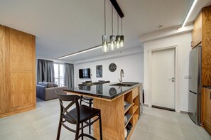 Interior - Central 1BR Studio Near St. Julian’s Hotspots w/AC (St. Julian`s)