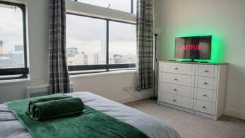 2 bedrooms, iron/ironing board, Internet