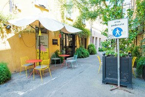 Outdoor dining - Blasmatorti Suite (Reggio nell'Emilia)