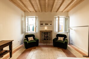 Suite, City View | Interior - Blasmatorti Suite (Reggio nell'Emilia)