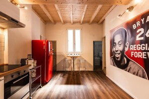 Dúplex, cocina, vista a la ciudad | Cocina privada