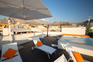 Outdoor spa tub - Appartamento Luxury  Cristallo Terrasini (Terrasini)