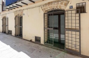 Exterior detail - One Bedroom Apartment (Palermo)