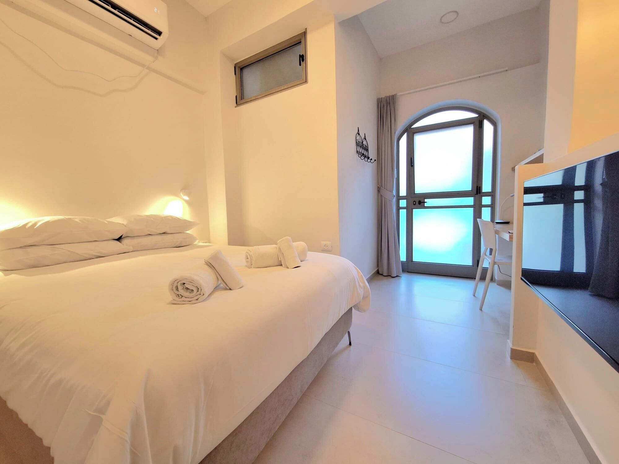 Basic-Doppelzimmer | Schreibtisch, laptopgeeigneter Arbeitsplatz, Bügeleisen/Bügelbrett