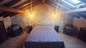 8 dormitorios, tabla de planchar con plancha, wifi gratis y ropa de cama
