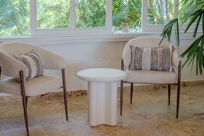 Interior - Cassa Di Lucca, Theeth of the Dog's hidden gem (La Romana)