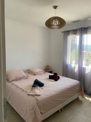 2 bedrooms, iron/ironing board, Internet, bed sheets - Rental house with swimming pool in provence on the commune of Gargas (Gargas)