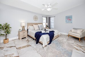3 bedrooms, iron/ironing board, WiFi, bed sheets - Largo Pool Home with Spa, Grill & Private Yard (Largo)