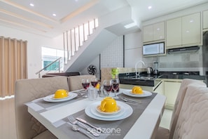 Basic Apartment | Private kitchen - Aptos em Condo. c/ Piscina a 400 m da Praia (Porto Seguro)