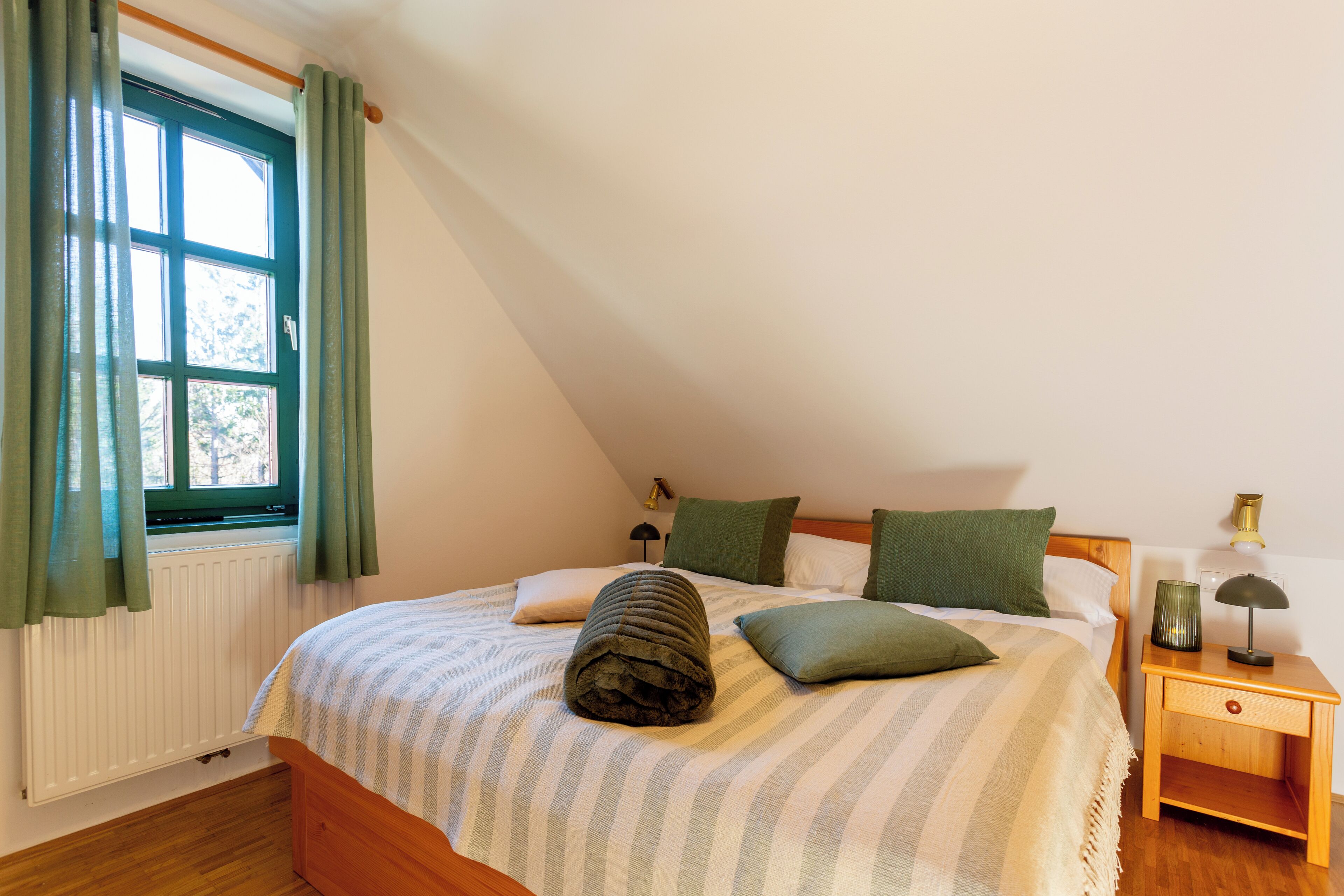 Executive Suite, Mountain View | In-room safe, desk, soundproofing, free WiFi