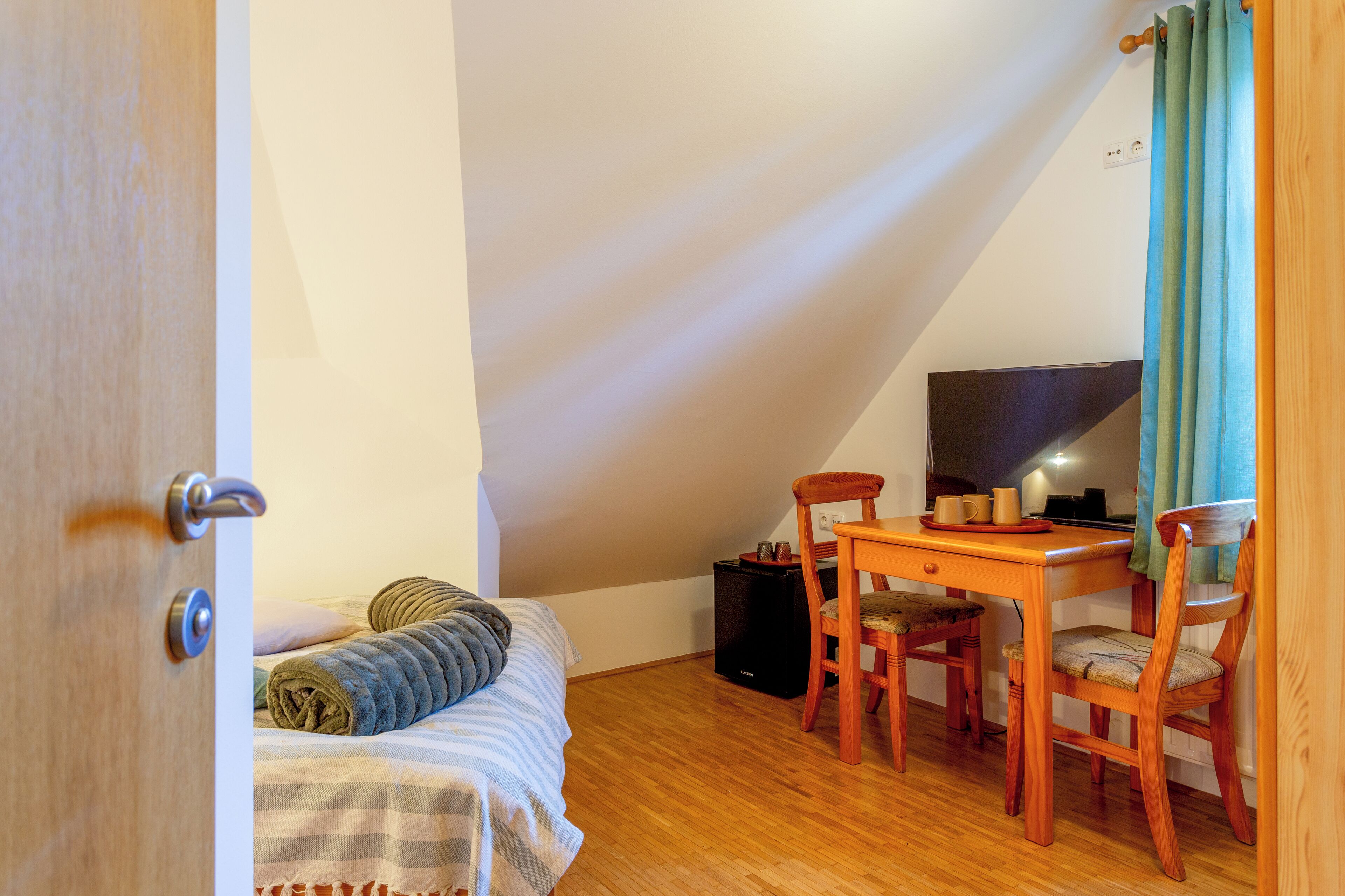 In-room safe, desk, soundproofing, free WiFi
