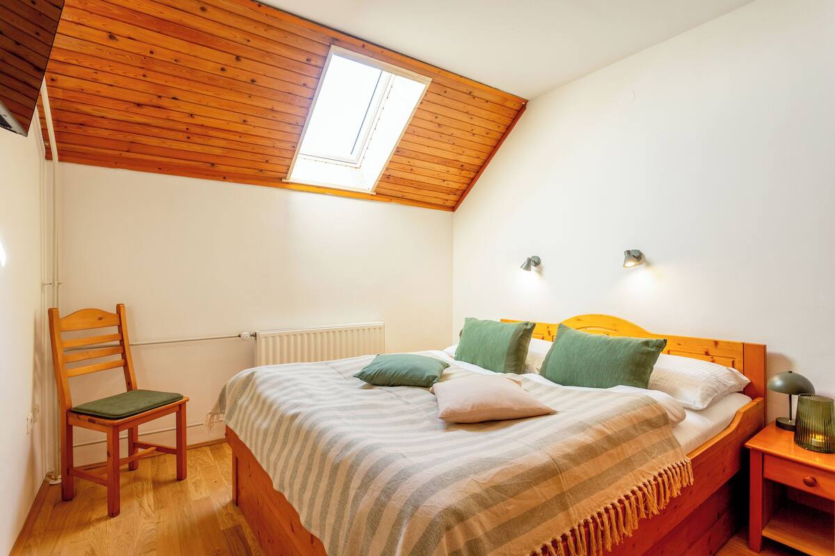 Suite, Mountain View