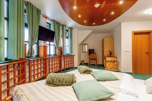 Superior Triple Room, Mountain View | In-room safe, desk, soundproofing, free WiFi - POHORSKI DOM (Maribor)