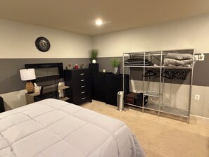 1 chambre, fer et planche à repasser, Wi-Fi gratuit, draps fournis