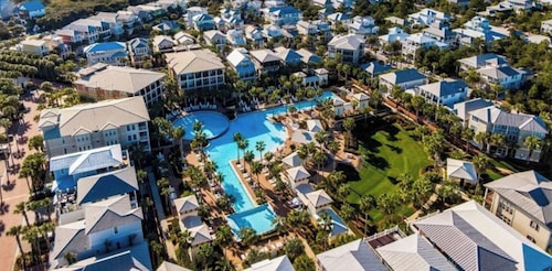 4BR Luxury Seacrest Home, King bed, 2 Primary Suites, Lagoon pool & Beach Access