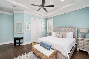 4 habitaciones, tabla de planchar con plancha, wifi y ropa de cama