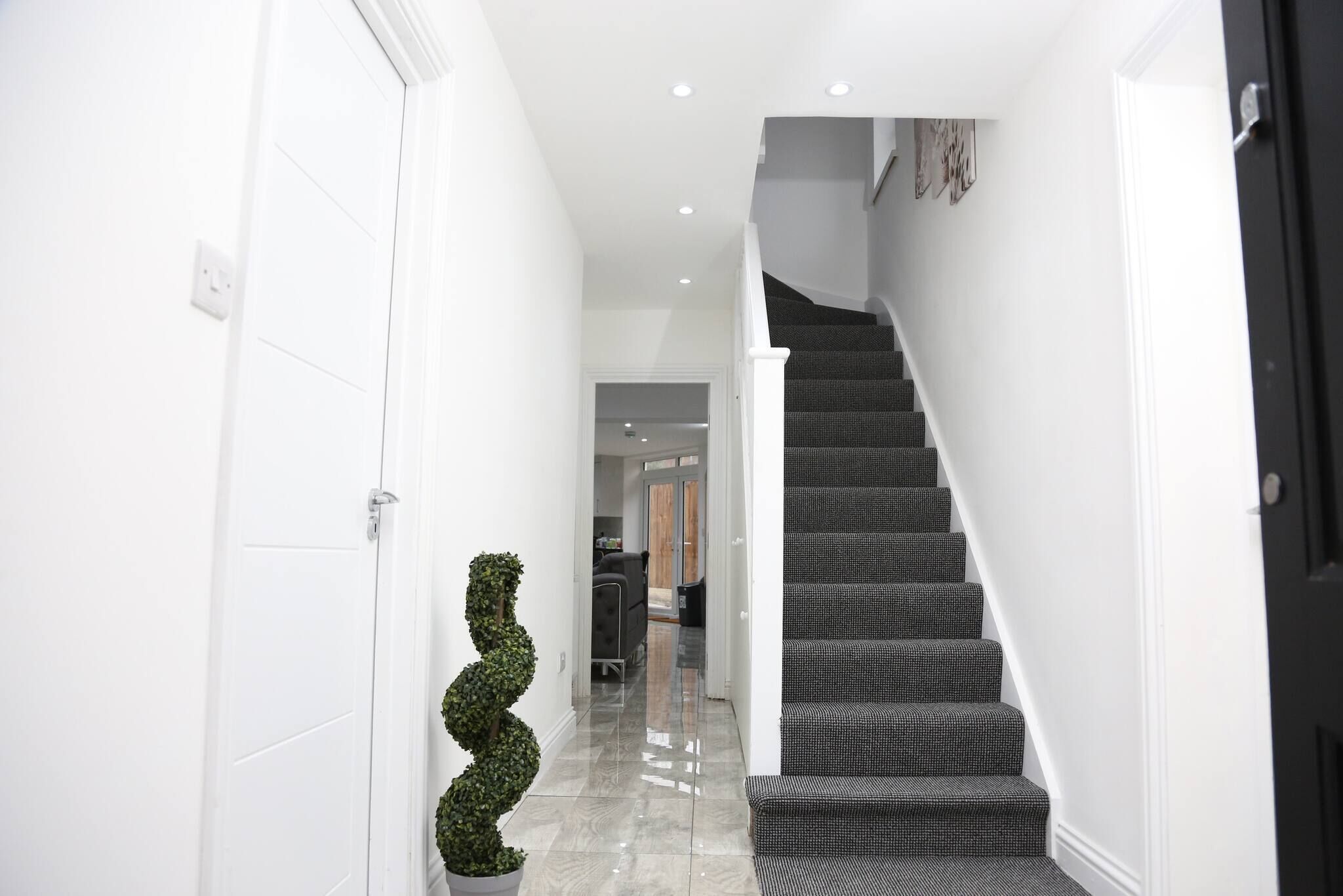 House, 6 Bedrooms, Patio | Interior