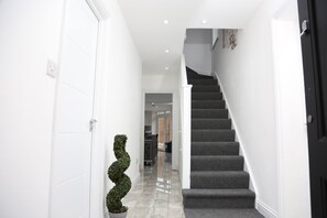 Ferienhaus, 6 Schlafzimmer, Terrasse | Innenbereich