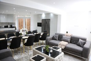 Ferienhaus, 6 Schlafzimmer, Terrasse | Lounge