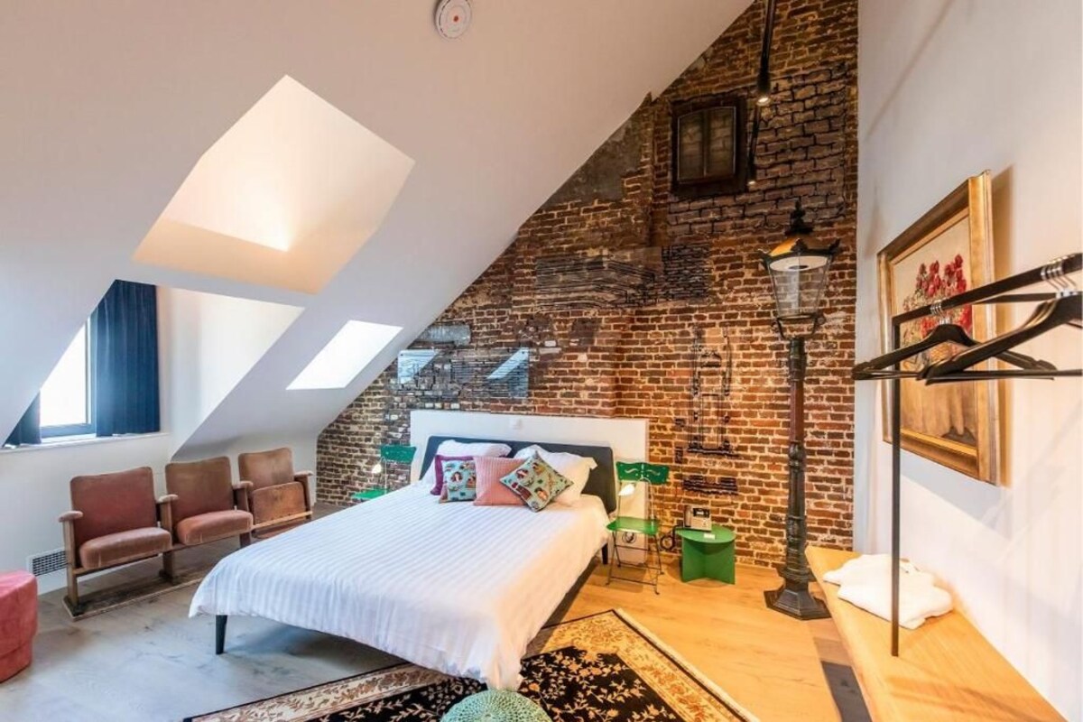 Deluxe Double Room, City View | In-room safe, desk, laptop workspace, blackout curtains