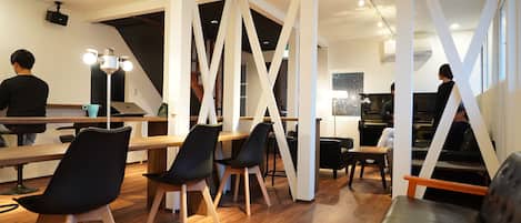 Coin salon dans le hall