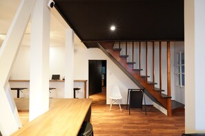 Lobby sitting area - YADOYA GONDO aioi (Nagano)