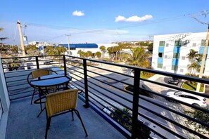 Property grounds - Stylish Coastal Escape w/ Balcony Views (Lauderdale-by-the-Sea)