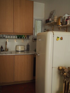 Private kitchen - Charming T2 in the heart of Paris (Paris)