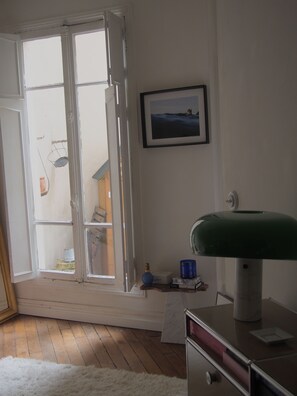 Interior - Charming T2 in the heart of Paris (Paris)