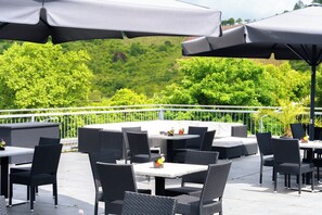 Outdoor dining - ALEMBRA - Wein Style Hotel (Trier)