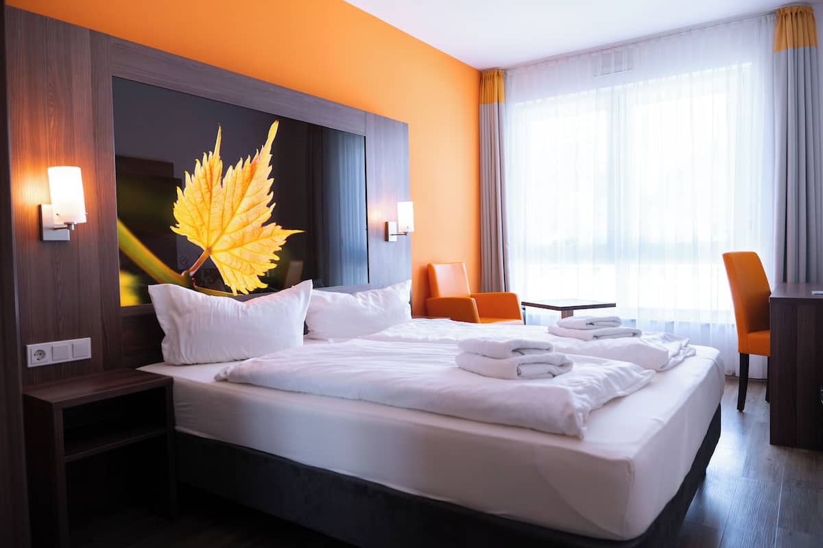 Comfort Double Room, Courtyard View | Desk, laptop workspace, WiFi (free)