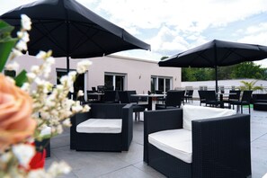 Outdoor dining - ALEMBRA - Wein Style Hotel (Trier)