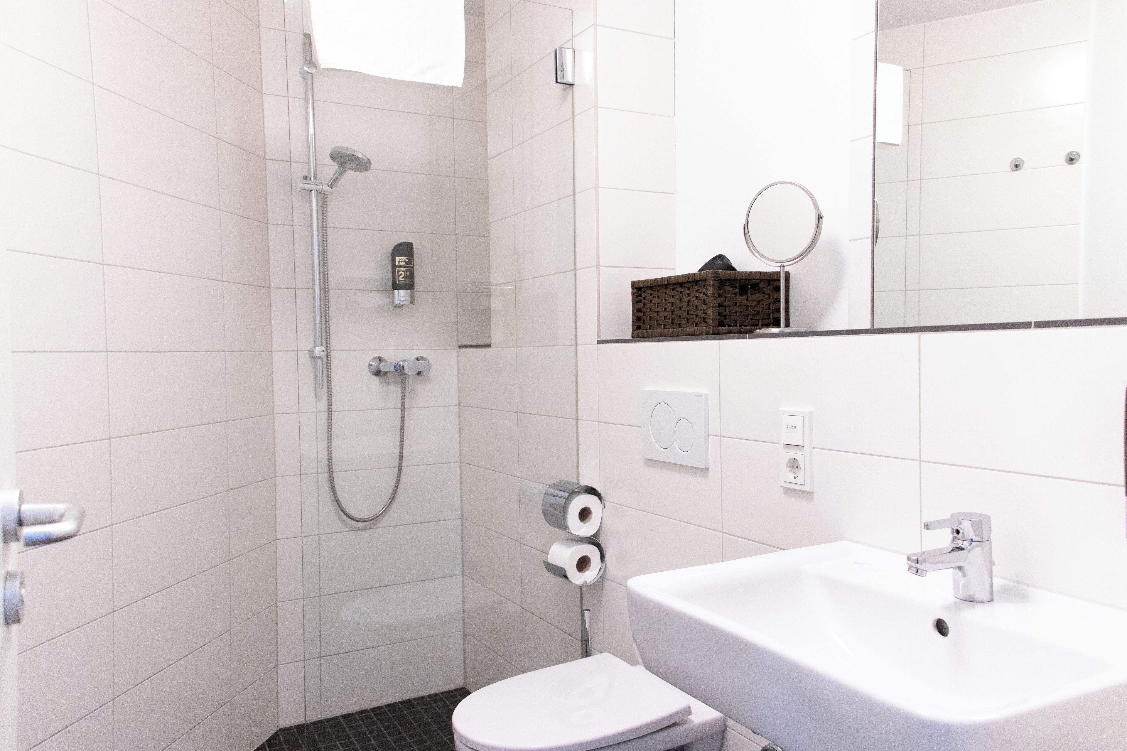 Dusche, Handtücher, Seife, Shampoo