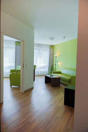Standard Suite | Living area - ALEMBRA - Wein Style Hotel (Trier)