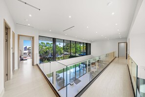 Interior - Villa Onyx, a modern oasis. (Miami)