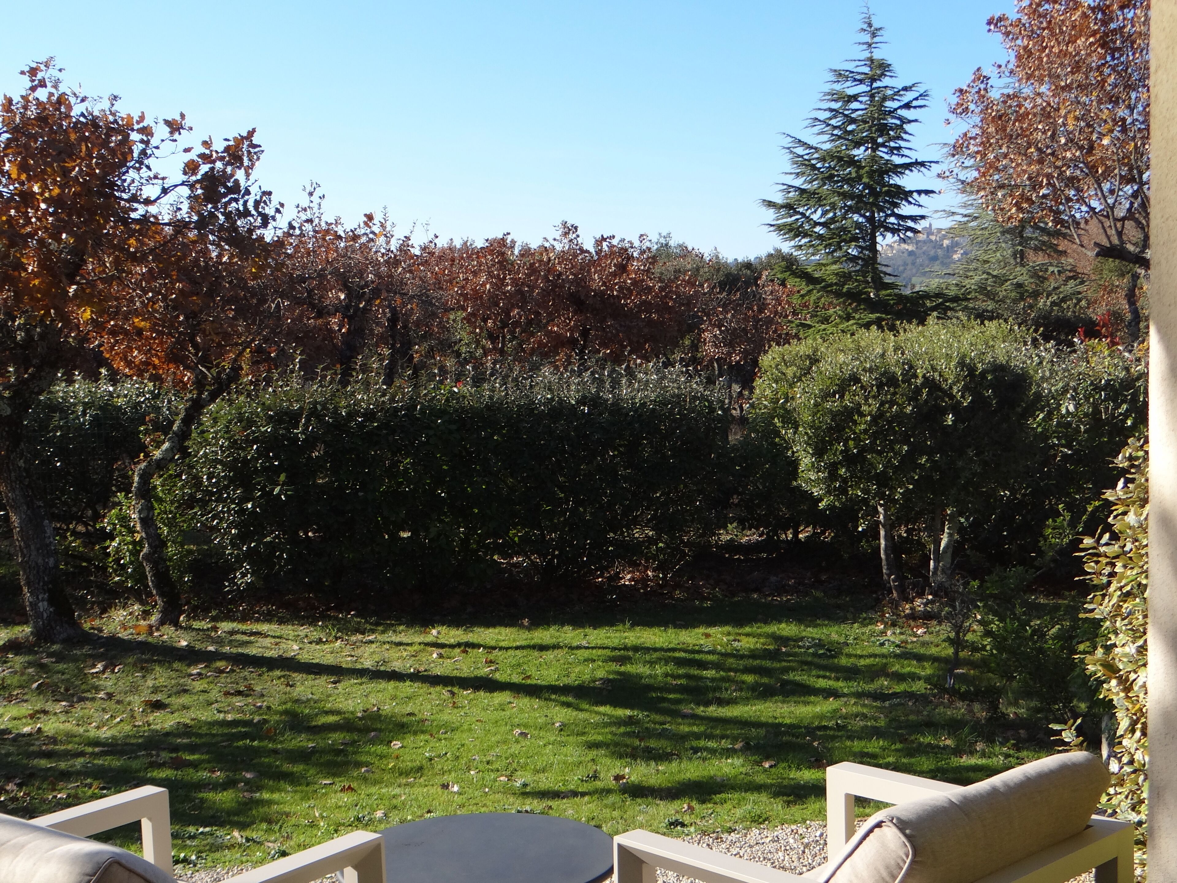 Habitación Confort con 1 cama doble o 2 individuales, vistas a la ciudad | Jardines del alojamiento