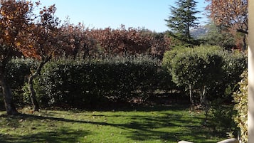 Habitación Confort con 1 cama doble o 2 individuales, vistas a la ciudad | Jardines del alojamiento