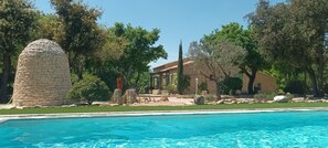 Pool - mas val-chenaie (Gordes)