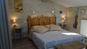 Chambre Double Confort, vue jardin | Décoration personnalisée, ameublement personnalisé, rideaux occultants