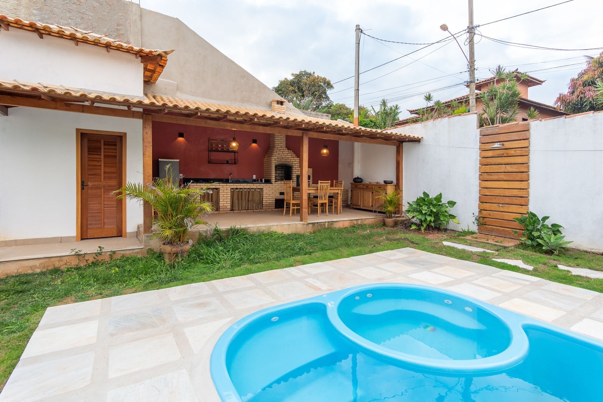 Classic Apartment | Outdoor spa tub