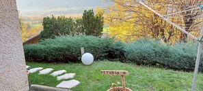 Property grounds - Cocoon suite - Private sauna - Swimming pool - ideal for hiking, lakes, nature, biking, skiing (Monthion)