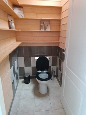 Shower, hair dryer, toilet paper - Le chay nous (la tremblade)