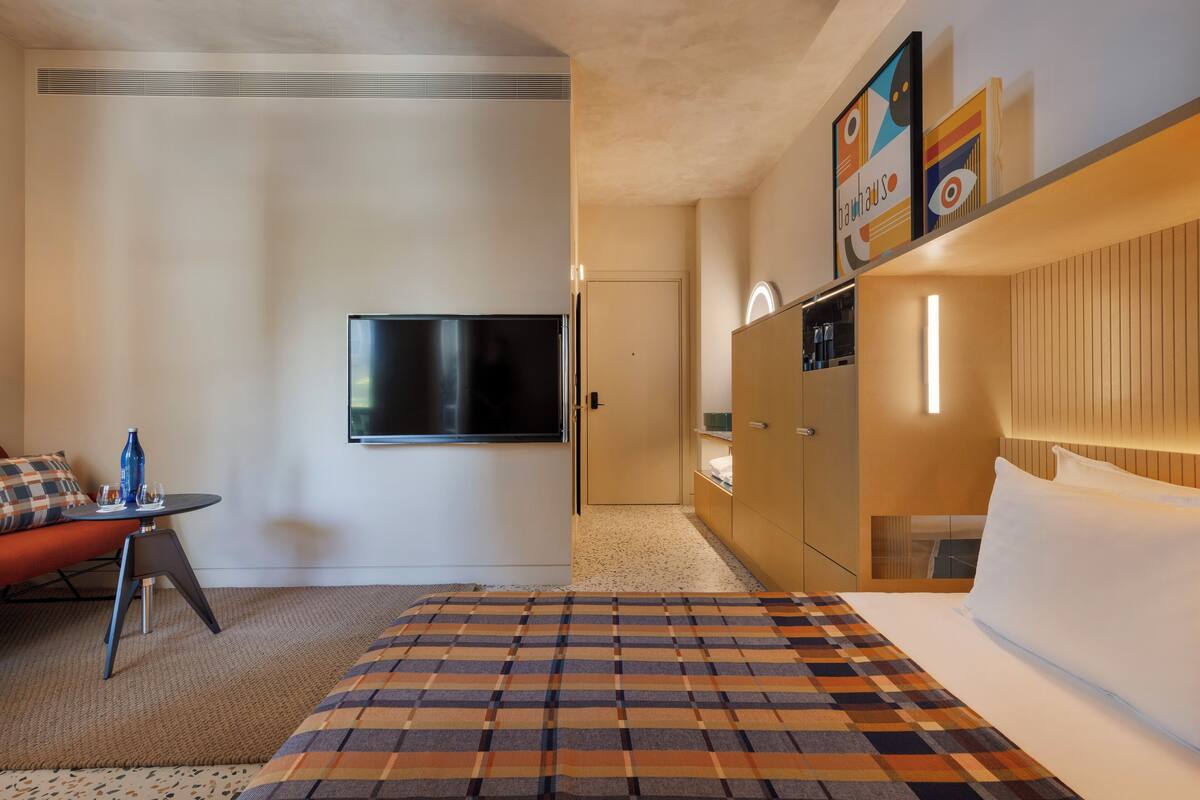 City Double Room | Minibar, free WiFi, bed sheets, wheelchair access
