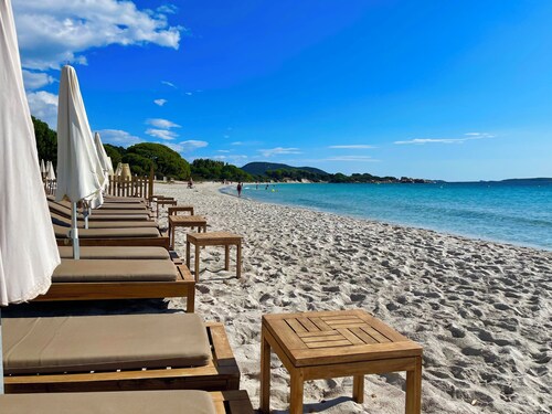 Between Palombaggia and Santa Giulia - Free parking on the seafront