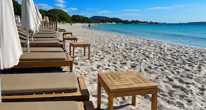 Between Palombaggia and Santa Giulia - Free parking on the seafront