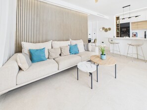 Smart TV - Luxury apt, Europe's largest lagoon, heated pool, Santa Rosalia Lake Resort. (MC)