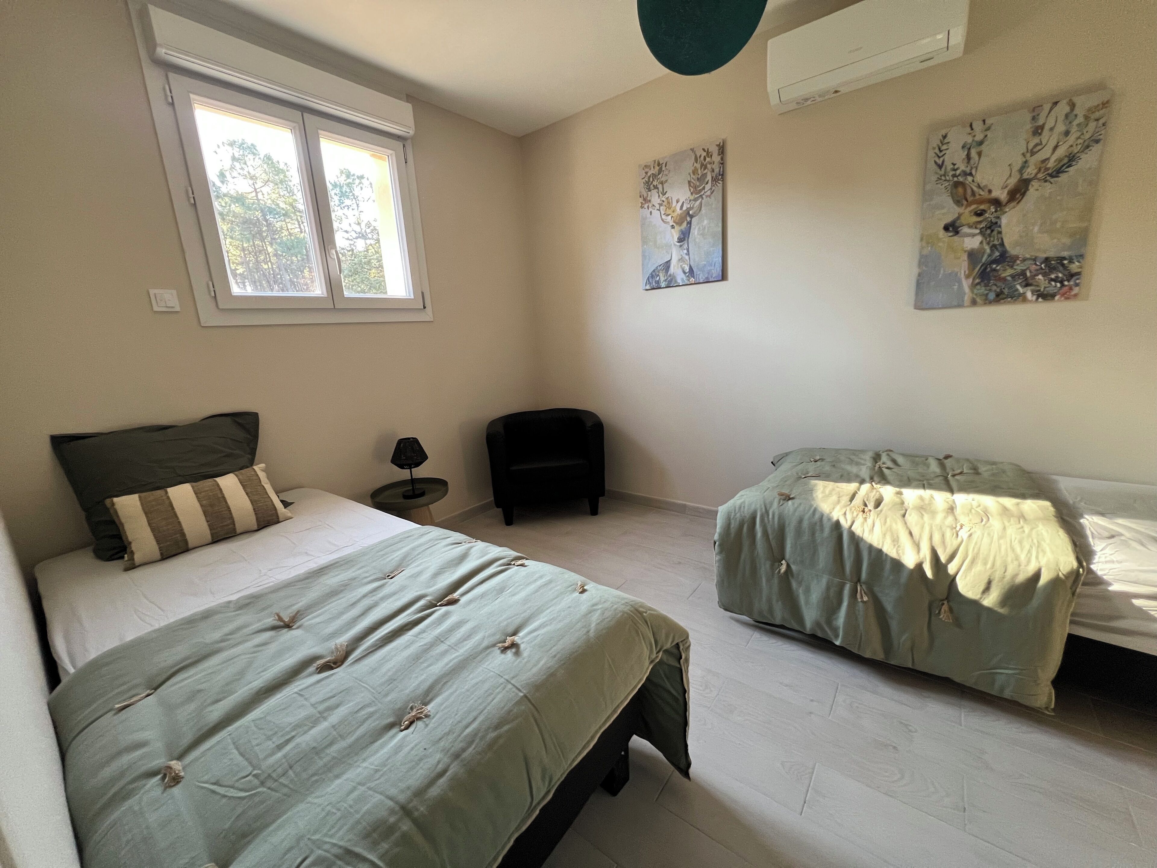 2 bedrooms, iron/ironing board, WiFi