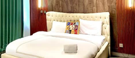 Desk, iron/ironing board, free WiFi